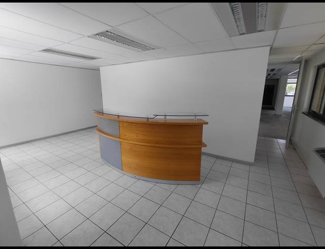 484M² OFFICE TO LET IN RANDJESPARK